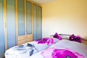 1 bedroom, WiFi, bed sheets - Holiday Home Small but Nice (Gottmadingen)