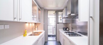 Tyms Premium 3BR 2BA Apt Walk to Metro