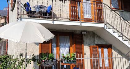 Laura's House, a detached house 5 km from Varenna