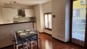 Dining - Laura's House, a detached house 5 km from Varenna (Lierna)
