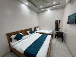 أسرّة قابلة للطي وواي فاي مجانًا وملاءات أسرّة