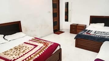 Family Room | Rollaway beds, free WiFi, bed sheets