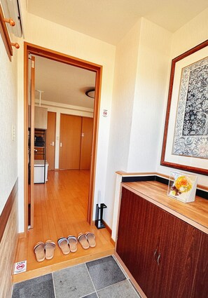 Family Apartment, 2 Bedrooms, Balcony | In-room safe, blackout curtains, iron/ironing board, free WiFi - HYGGE HOUSE Traveler's house (Kashiwa)