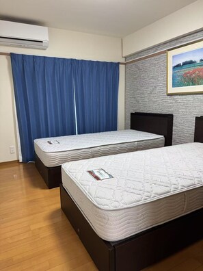 Family Apartment, 2 Bedrooms, Balcony | In-room safe, individually decorated, individually furnished - HYGGE HOUSE Traveler's house (Kashiwa)