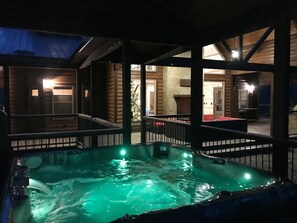 Bain à remous extérieur