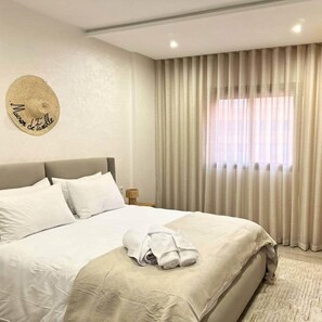 2 bedrooms, iron/ironing board, WiFi, bed sheets