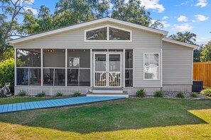 Exterior - Pura Vida 4 Blocks 2 Sea Fire Pit Golf Cart Option (Murrells Inlet)