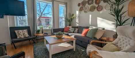 Fernseher, Videospiele, DVD-Player, Arbeitsbereiche