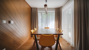 Apartament | Zona de menjador de l'habitació