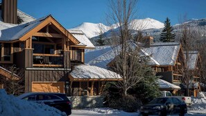 Exterior - Whistler - Montebello M4747 (Whistler)