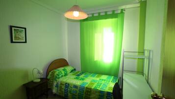 3 dormitorios, tabla de planchar con plancha, wifi y ropa de cama