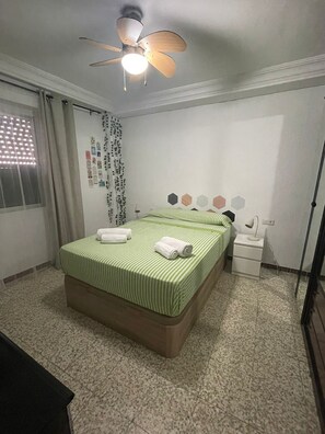 3 dormitorios, tabla de planchar con plancha, wifi y ropa de cama