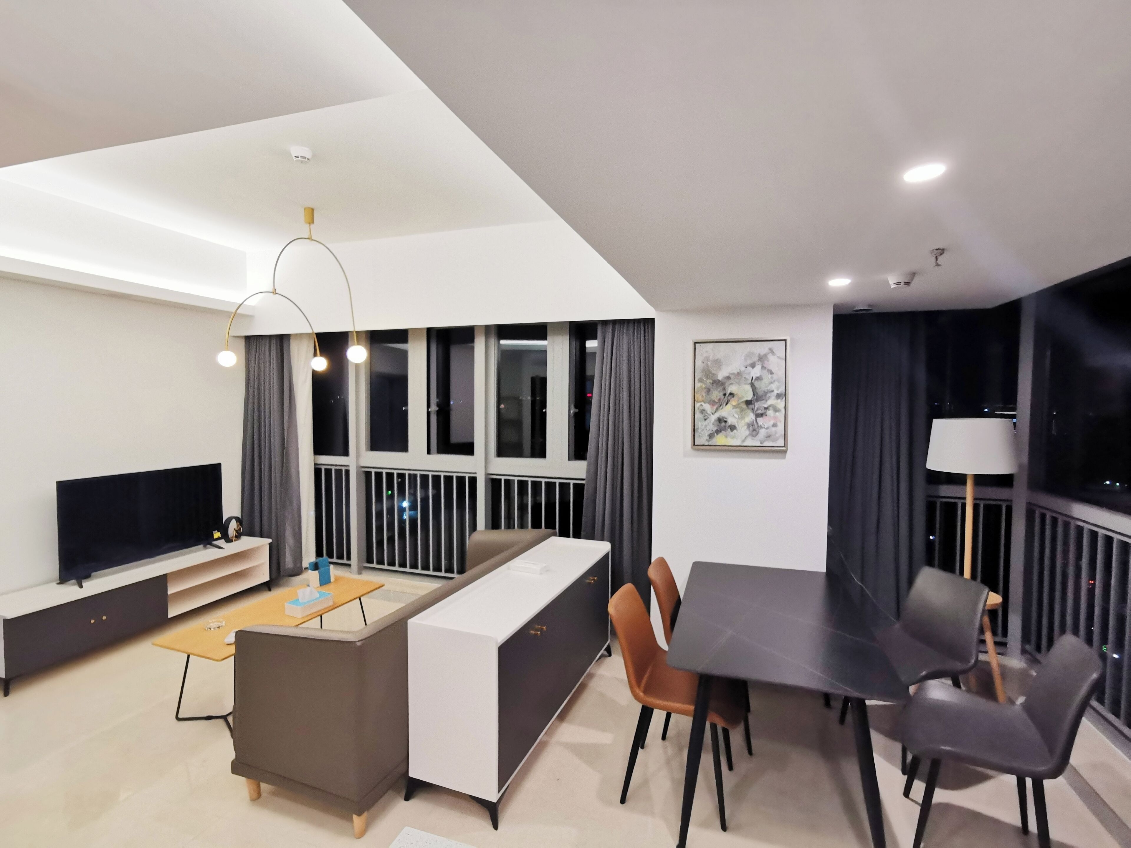 Grand Suite, Balcony, City View | In-room dining