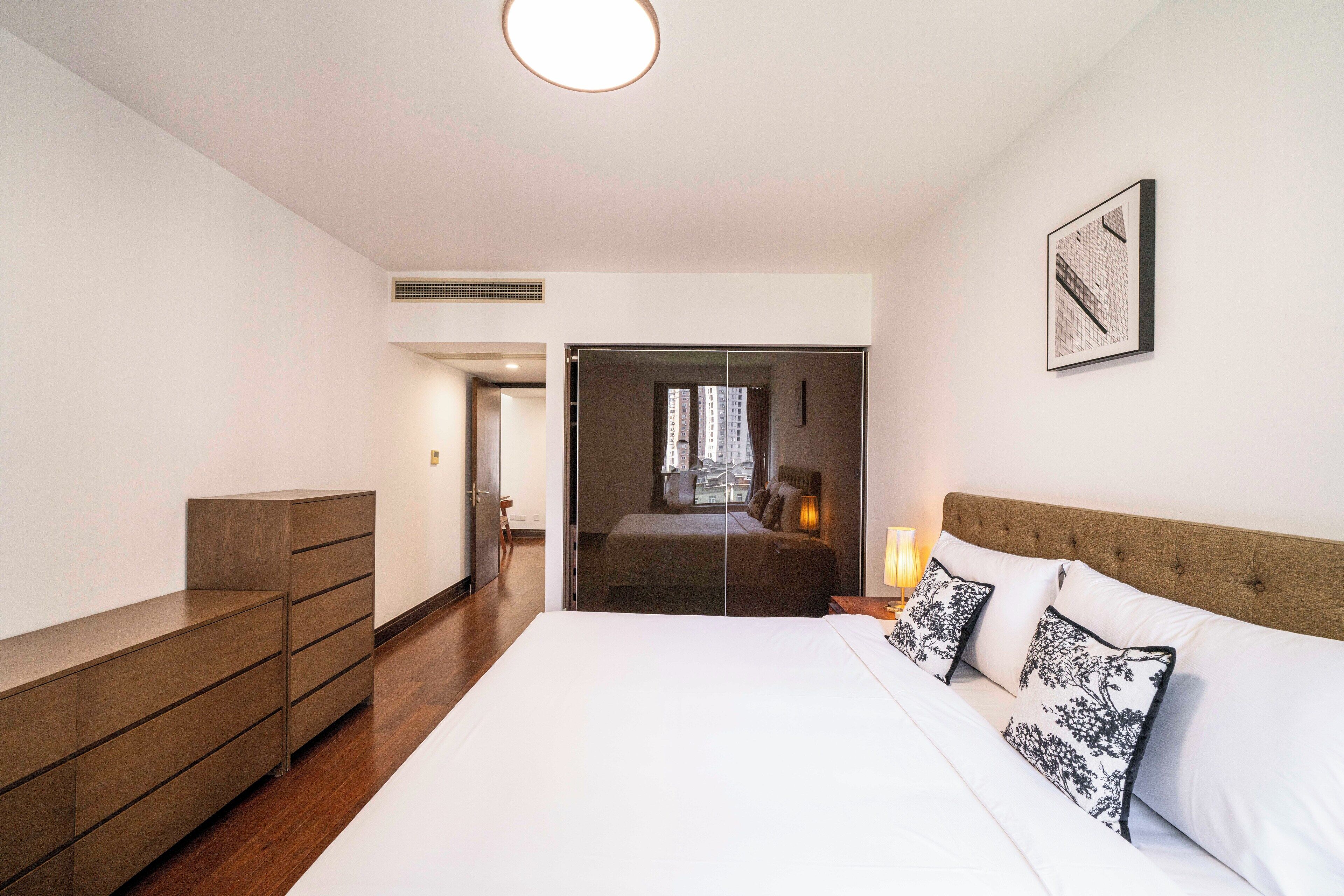 Apartamento superior, 3 habitaciones, balcón, vistas a la ciudad | Escritorio y espacio para trabajar con un portátil