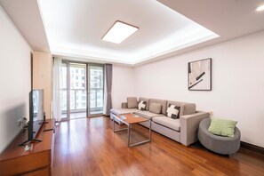 Appartement Supérieur, 3 chambres, balcon, vue ville | Salle de séjour