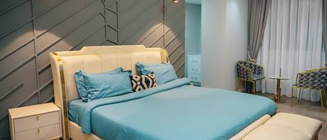 Deluxe Apartment, City View | Private kitchen