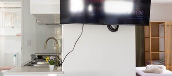 Romantic Escape - close to airport