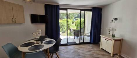 تناول الطعام