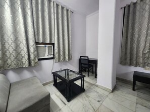 Desk, laptop workspace, free WiFi