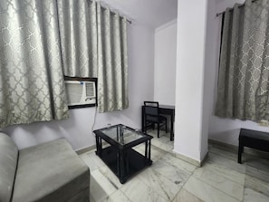 Desk, laptop workspace, free WiFi