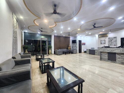 Hotel Grand Central Near Karolbagh Metro