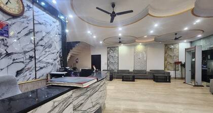 Hotel Grand Central Near Karolbagh Metro