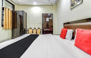 Desk, laptop workspace, free WiFi