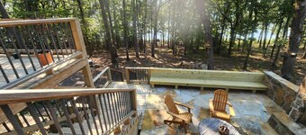Relax & Recharge at The Nest – Lake Escape with Outdoor Fireplace & Hot Tub