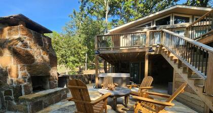 Relax & Recharge at The Nest – Lake Escape with Outdoor Fireplace & Hot Tub