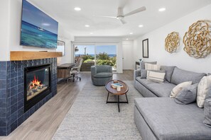 Smart TV, fireplace