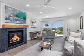 Smart TV, fireplace