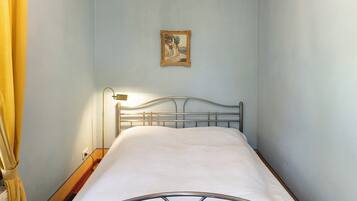WiFi, bed sheets