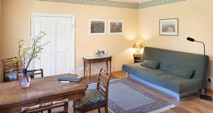 Ferienwohnung 'Am Roten Schloss' mit gemeinsamer Terrasse, gemeinsamem Garten und WLAN