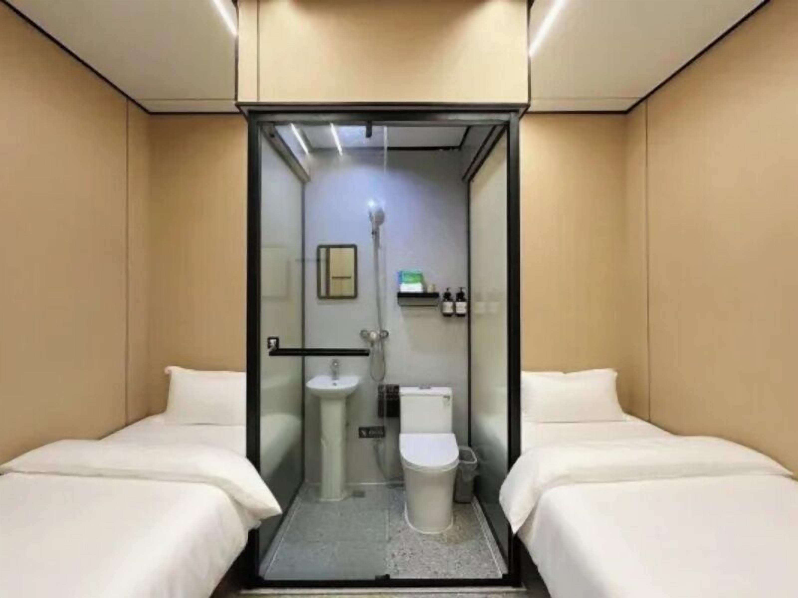 ダブルまたはツインルーム ベッド (複数台) 専用バスルーム | WiFi (無料)