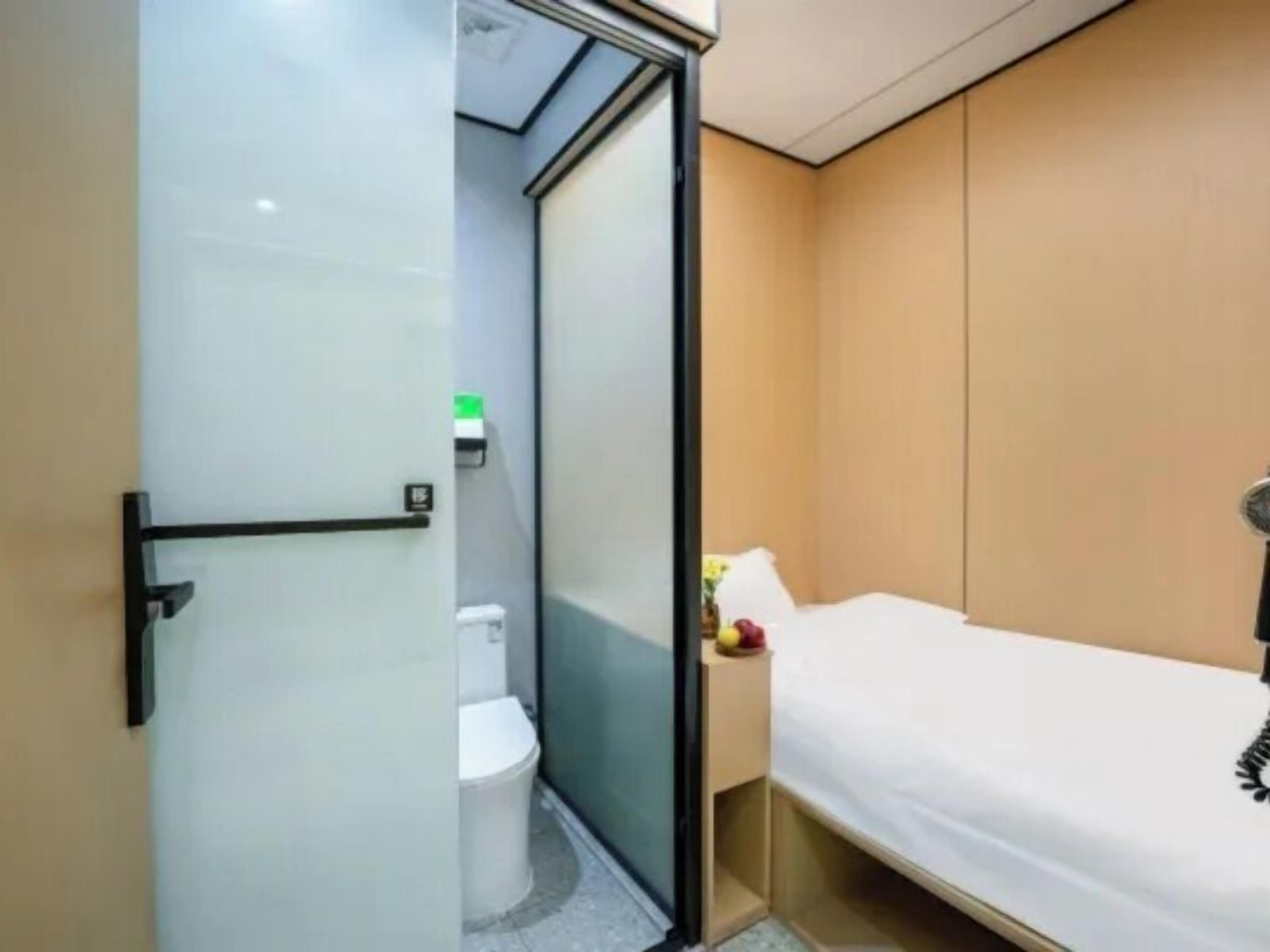 Single Room, 1 Large Twin Bed, Private Bathroom | Free WiFi