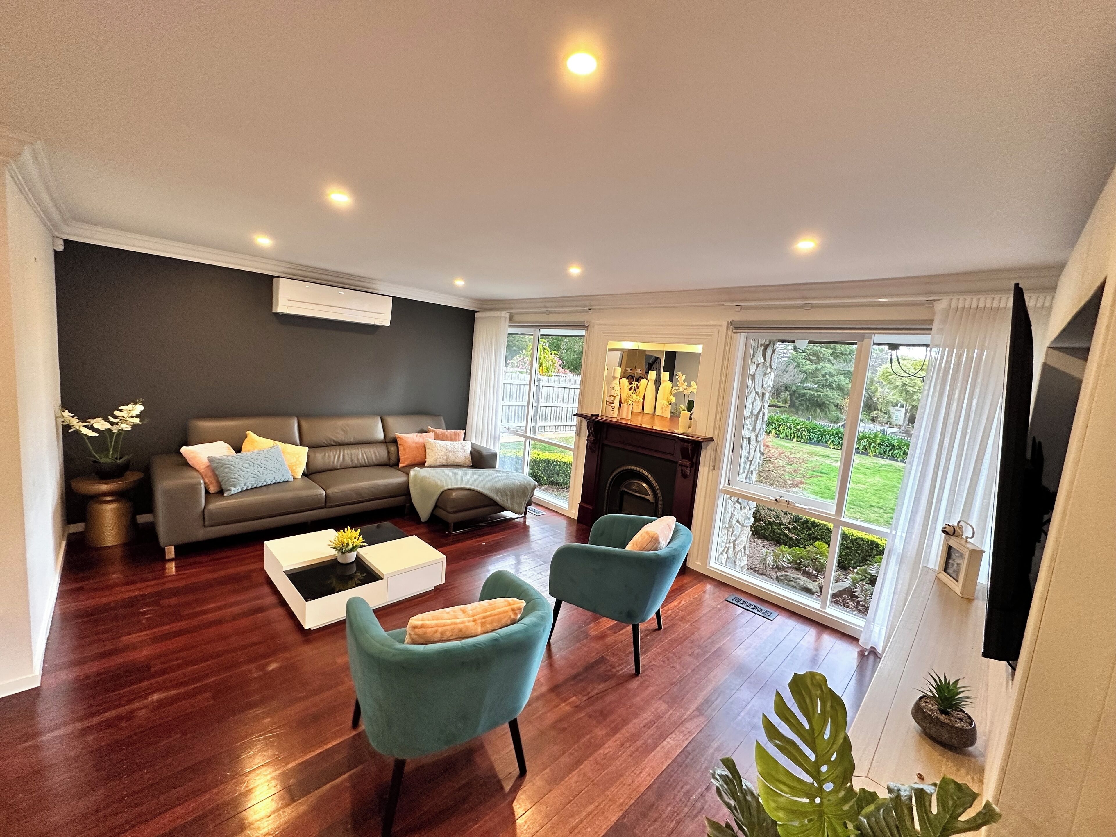 Smart-TV, Kamin, Computerbildschirme