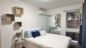 5 habitaciones, escritorio, tabla de planchar con plancha y wifi