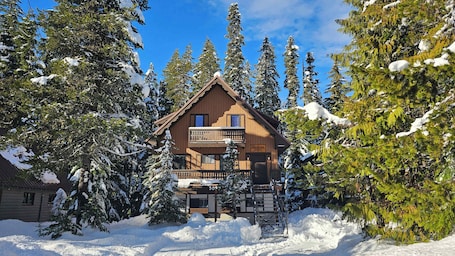 外観. Snowflake Chalet -Govy Chalet Steps to Glade Trail