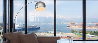 Elegant 2-Bedroom Condo in Vancouver