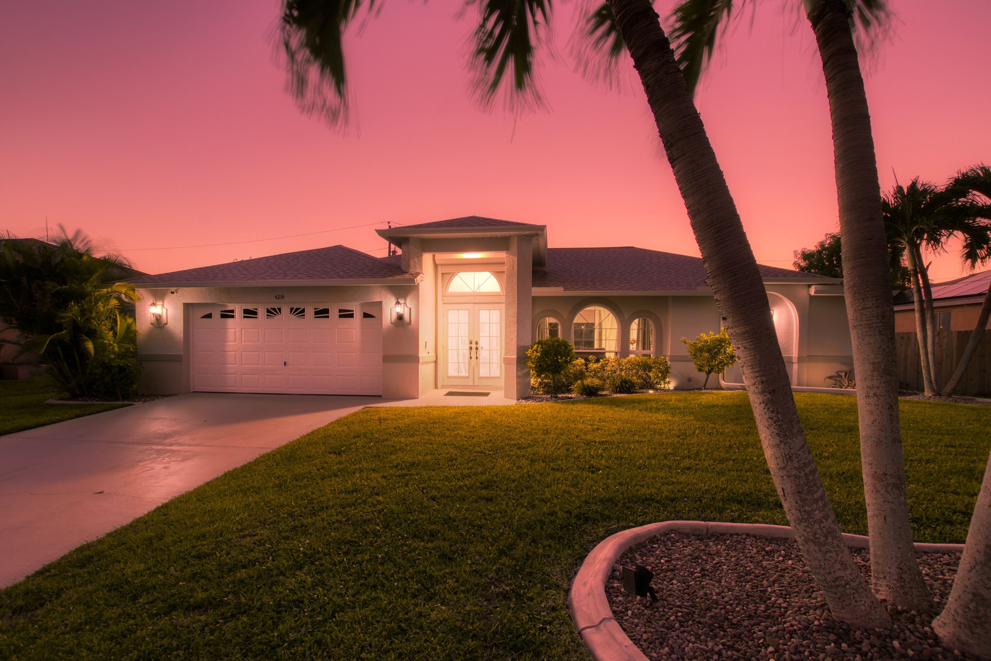 المنشأة من الخارج