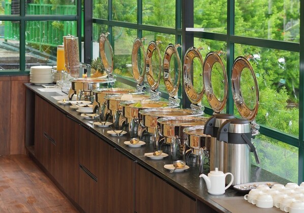 Free daily local cuisine breakfast 
