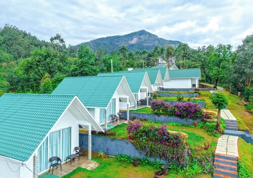 Gardenia Kanthalloor by VOYE HOMES