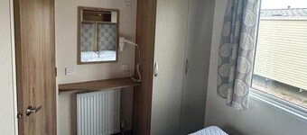 Familycaravan-seaview-garden-ensuite-nearbeach
