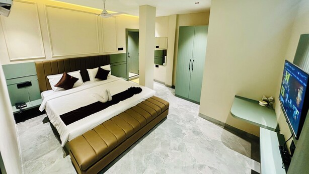 Executive Room | Desk, WiFi (free), bed sheets - Hotel Balaji Inn, Ayodhya Bypass  (Bhopal)