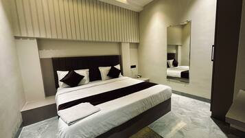 Classic Room | Desk, free WiFi, bed sheets