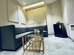 Suite Room | Living area