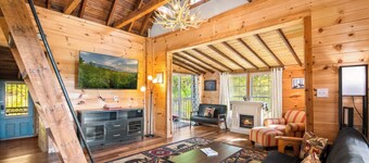 Hilltop Farmhouse - Hot Tub, Views & Fire Pit!