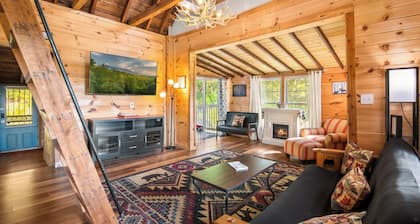 Hilltop Farmhouse - Hot Tub, Views & Fire Pit!