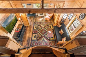 TV, fireplace, offices