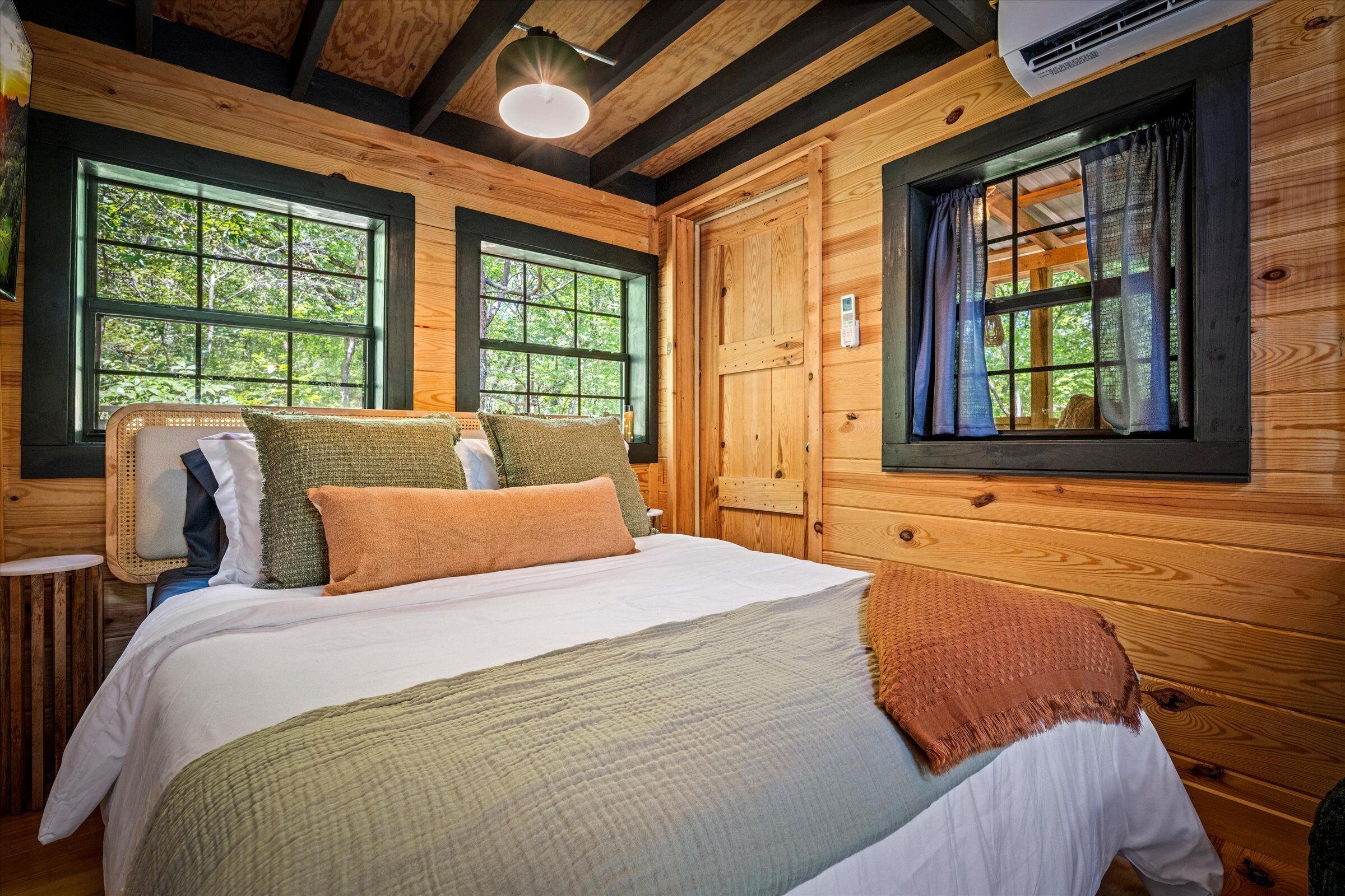 1 bedroom, internet, bed sheets